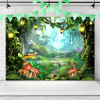 Hintergrundbanner „Magischer Wald“ mit Blumen und Schmetterlingen