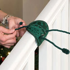 🎄 Christmas decoration tape for stair railings – hang wreaths with ease, without leaving any marks