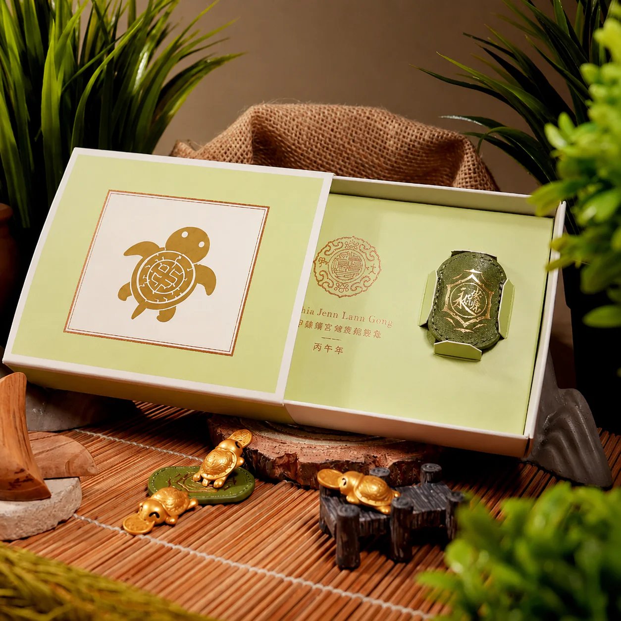 🐢💰2026 Golden Turtle Charm – Bites onto Luck Never Lets Go